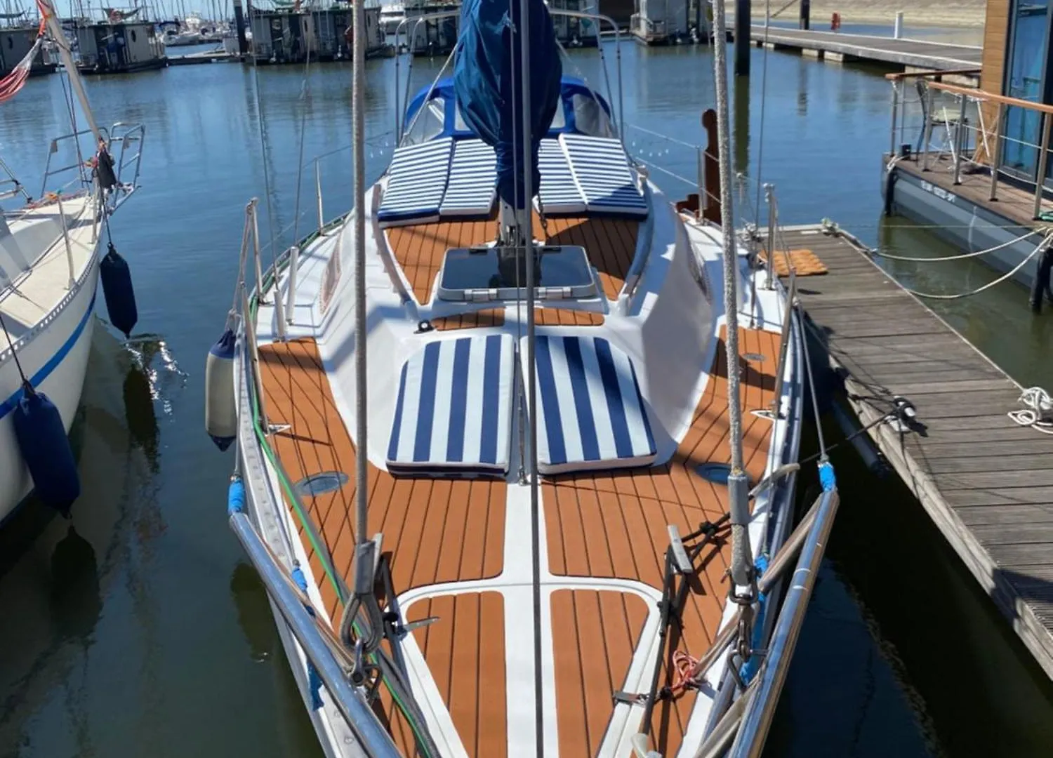 Sailboat Anandの連絡先