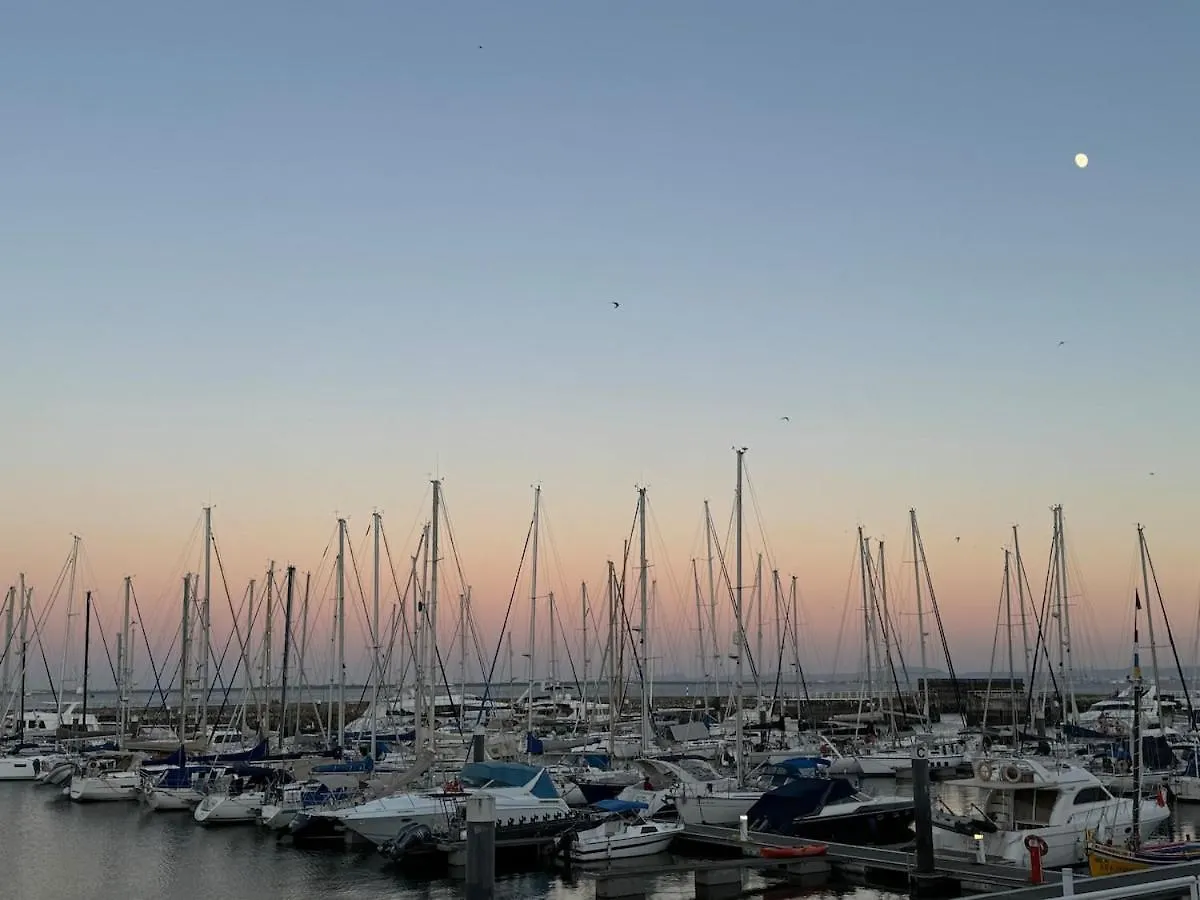Úszó hotel Sailboat Anand Hotel Lisboa
